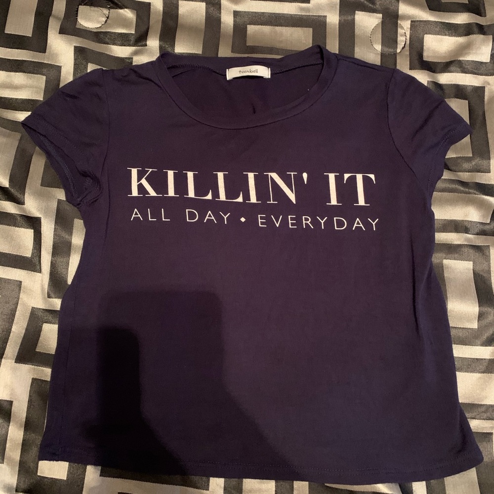 navy tee!